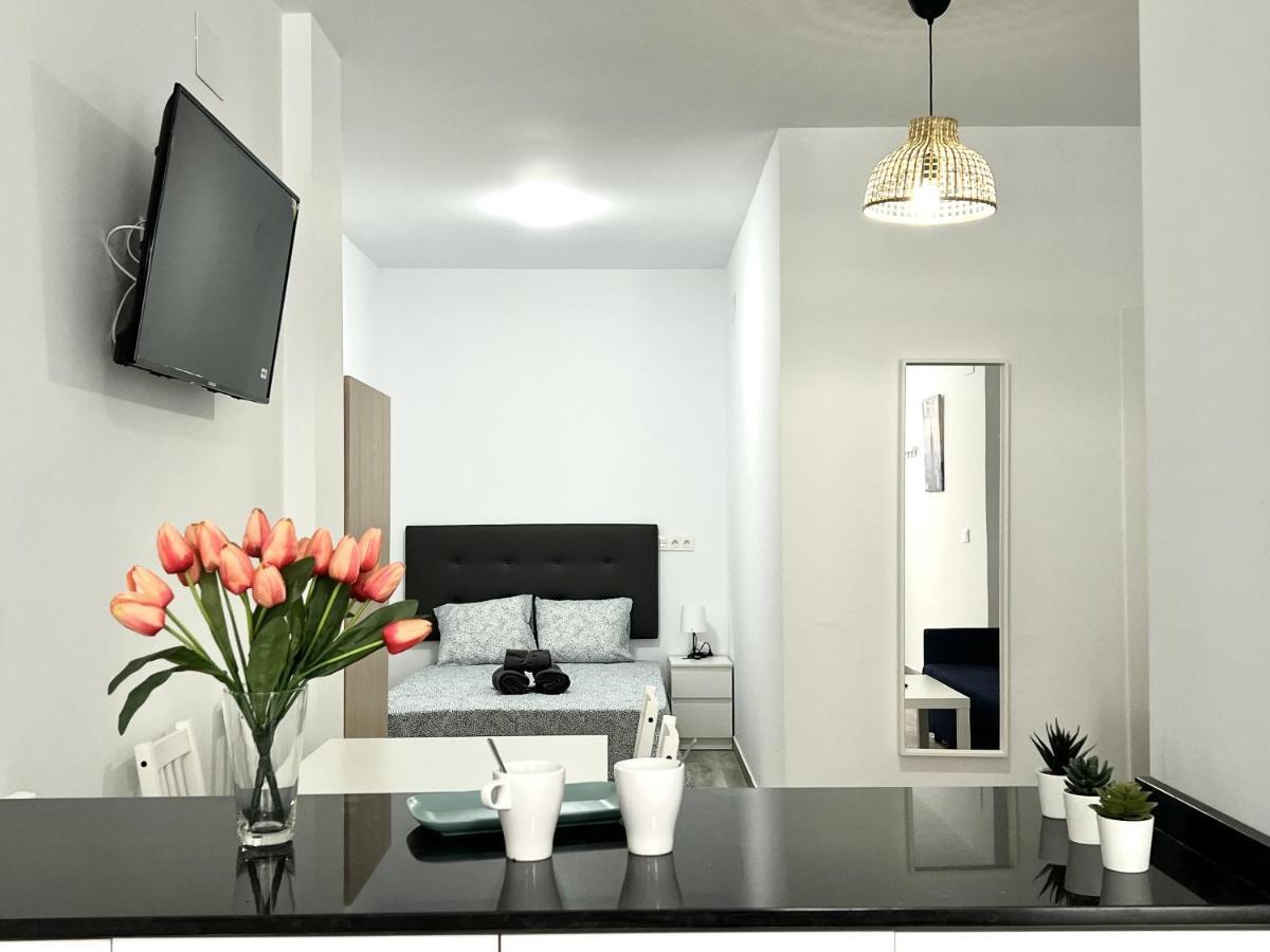 Los Tilos Suites-Vialia Málaga Exteriör bild